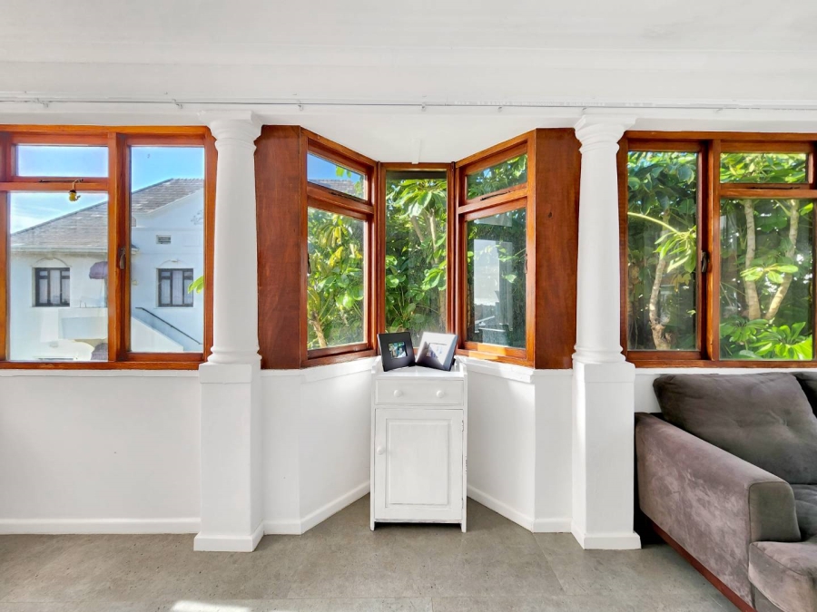 To Let 2 Bedroom Property for Rent in Green Point Western Cape